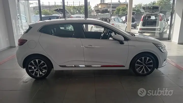 Renault Clio 2021 photo 2