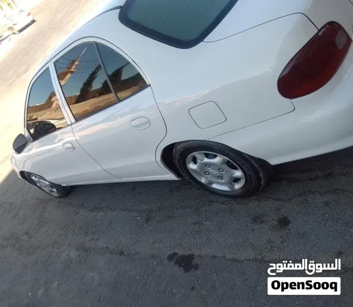 Hyundai Accent 1996 photo 3