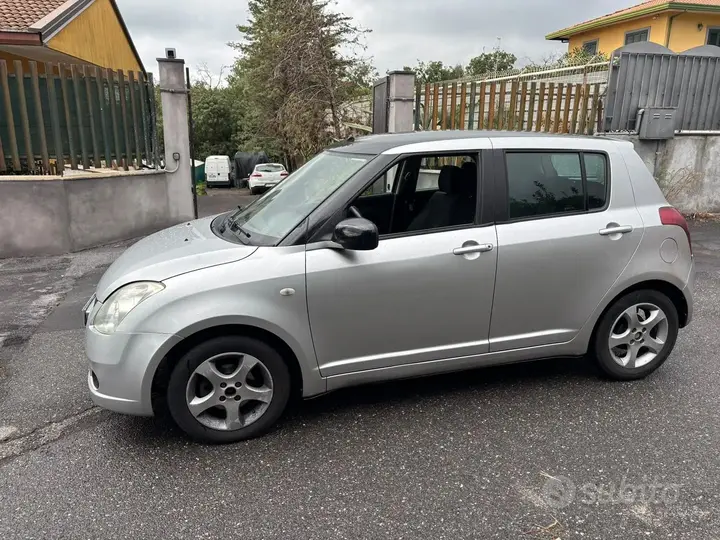Suzuki Swift 2007 photo 2