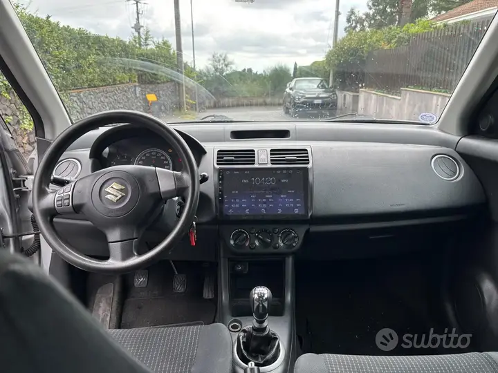Suzuki Swift 2007 photo 5