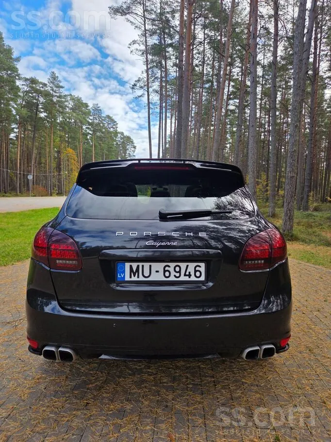 Porsche Cayenne 2012 photo 4