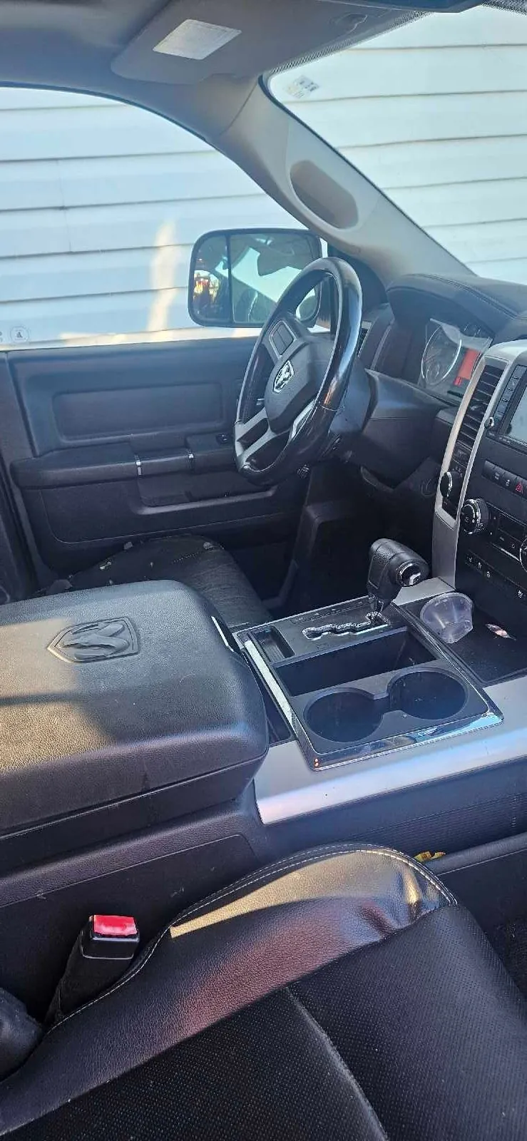 Ram 1500 Laramie 2011 photo 3