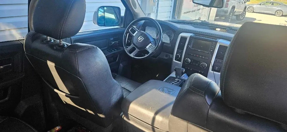 Ram 1500 Laramie 2011 photo 4