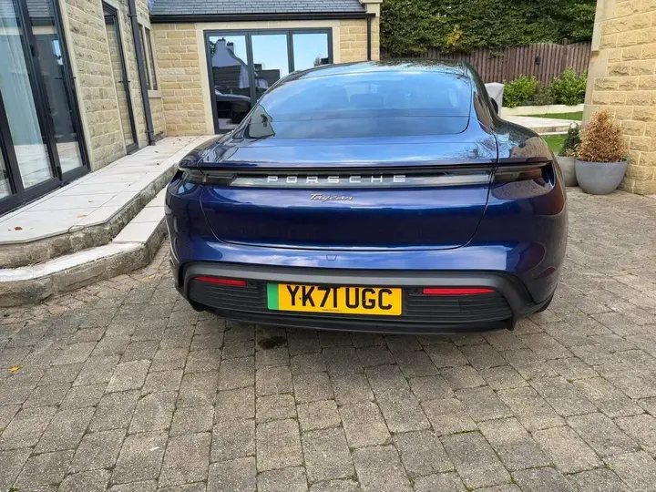 Porsche Taycan 2021 photo 3