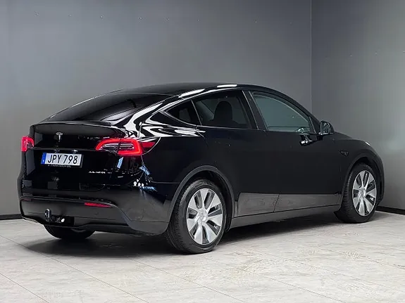 Tesla Model Y 2023 photo 2