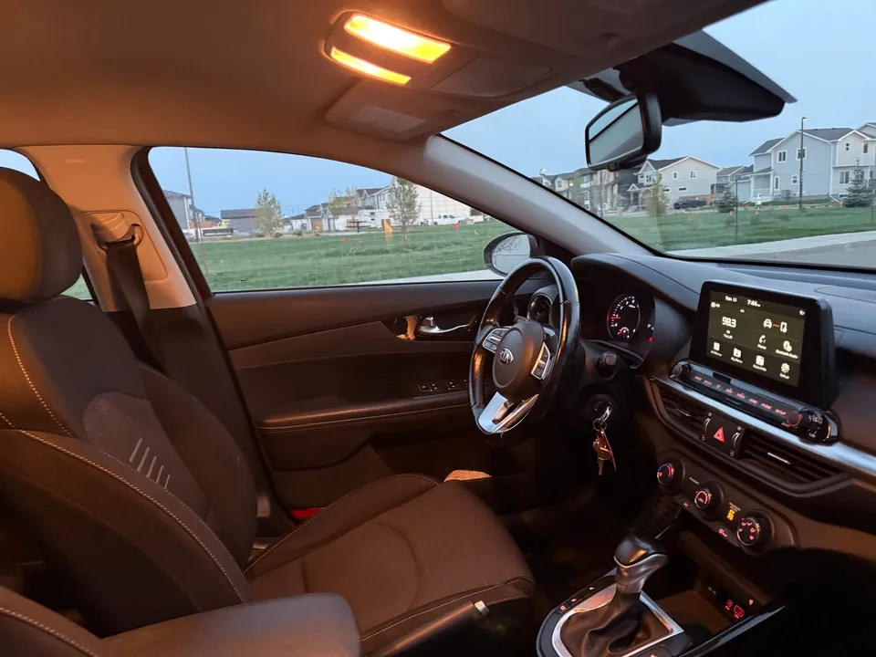 Kia Forte5 2020 photo 2