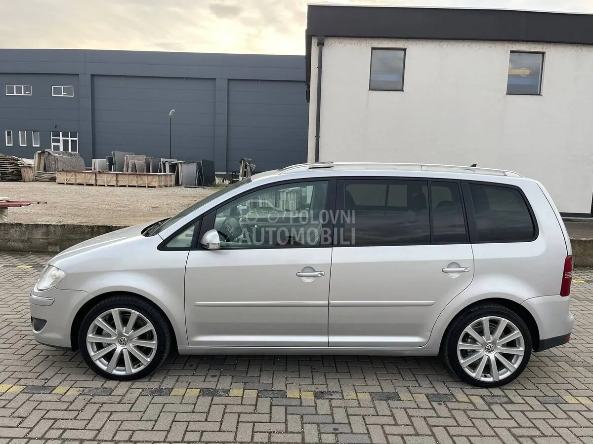 Volkswagen Touran 2007 photo 3