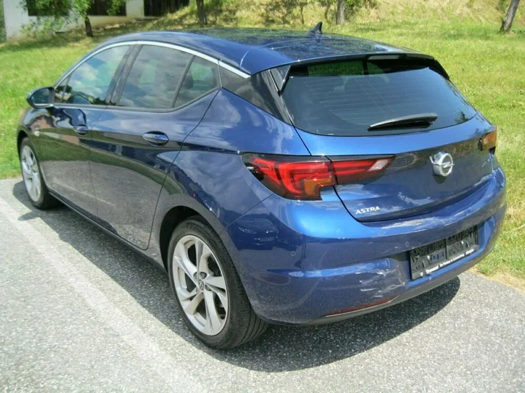 Opel Astra 2020 photo 2