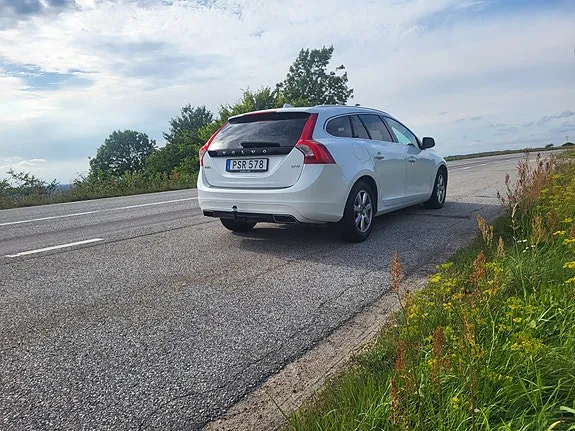 Volvo V60 2014 photo 4