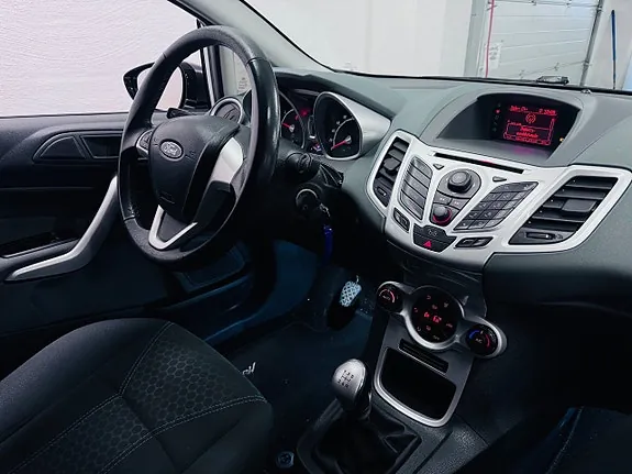 Ford Fiesta 2011 photo 5