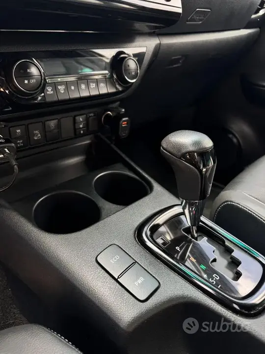 Toyota Hilux 2024 photo 5