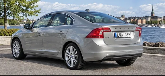 Volvo S60 2012 photo 2