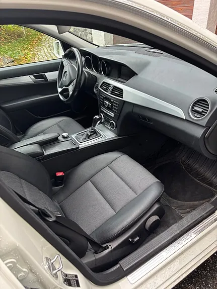 Mercedes-Benz C180 D 2012 photo 4