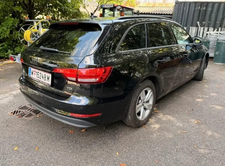 Audi A4 2017 photo 2