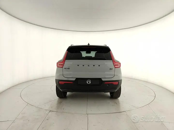 Volvo Xc40 photo 4