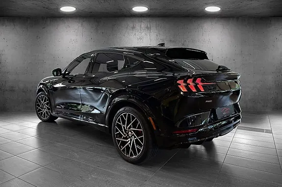 Ford Mustang Mach-E 2023 photo 3