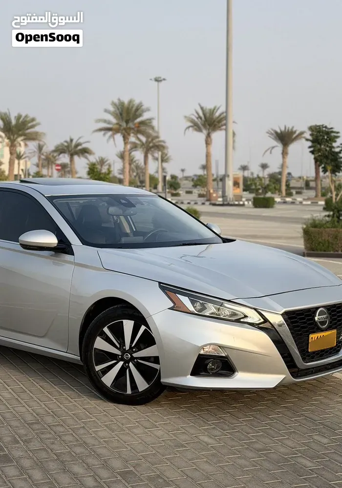 Nissan Altima 2019 photo 2