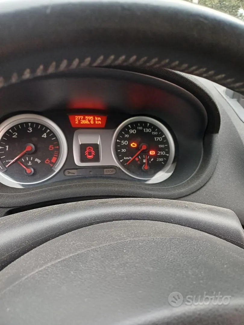 Renault Clio 2012 photo 3