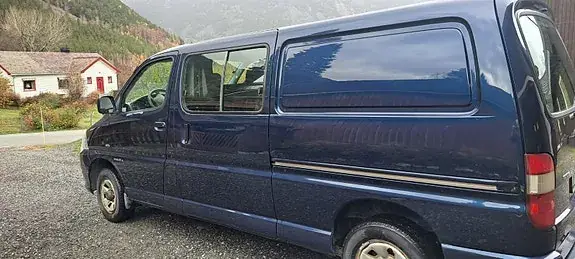Toyota Hiace 2009 photo 3