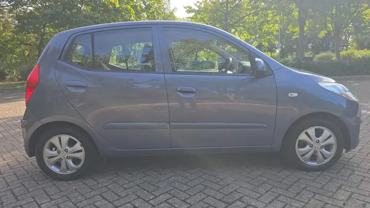 Hyundai I10 2013 photo 2