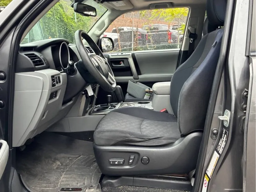 Toyota 4Runner 2012 photo 5