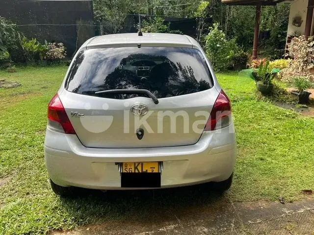 Toyota Vitz 2007 photo 4