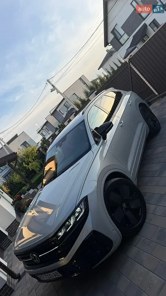 Volkswagen Touareg 2024 photo 3