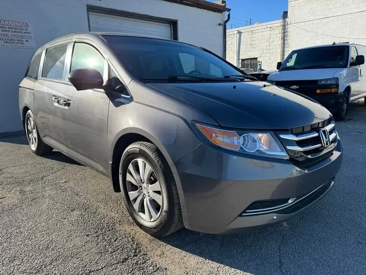 Honda Odyssey 2017 photo 2