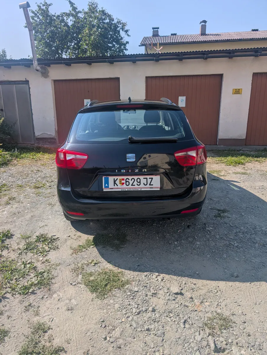 Seat Ibiza 2011 photo 2