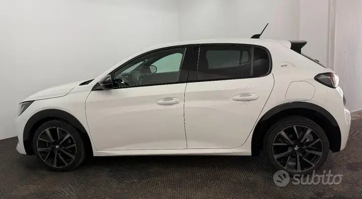 Peugeot 208 2023 photo 2