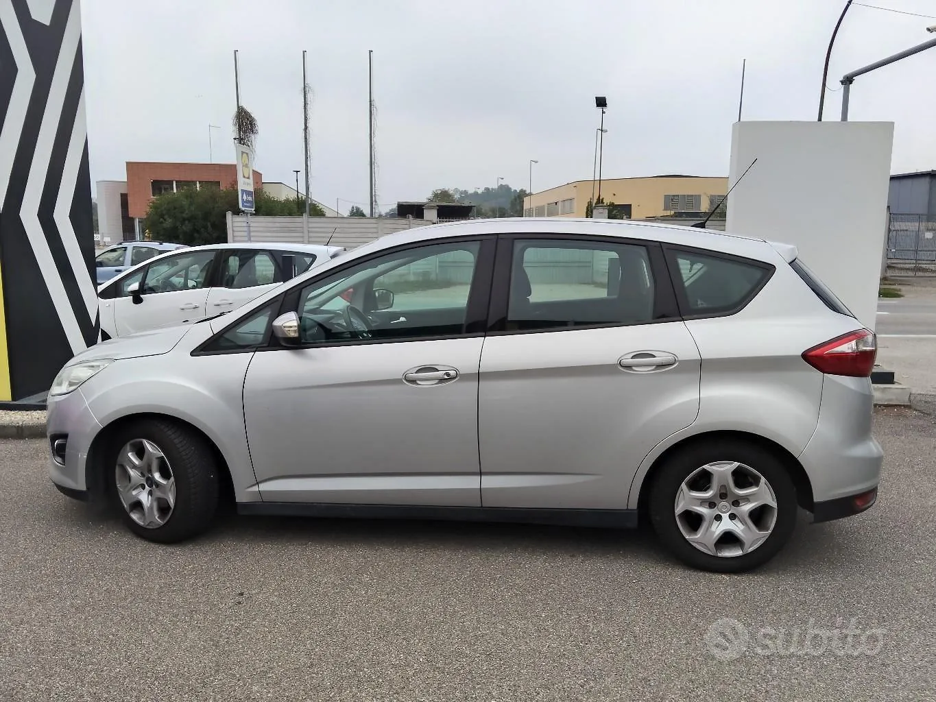 Ford C-Max 2013 photo 4