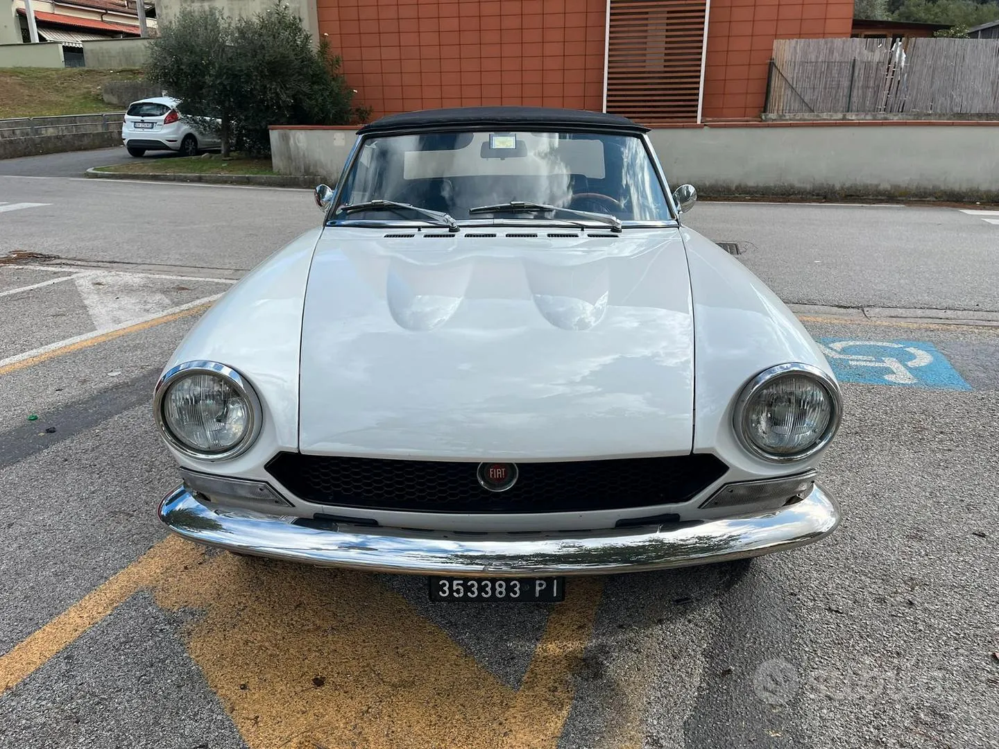 Fiat 124 Spider 1974 photo 2
