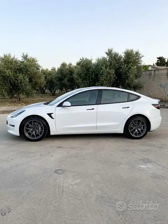 Tesla Model 3 2020 photo 3