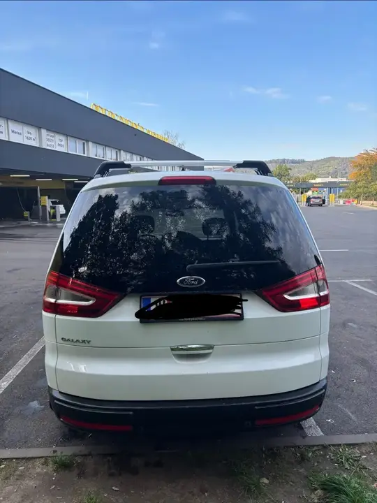 Ford Galaxy 2013 photo 2