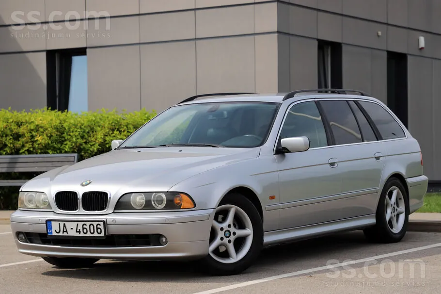 BMW 520 2002 photo 2