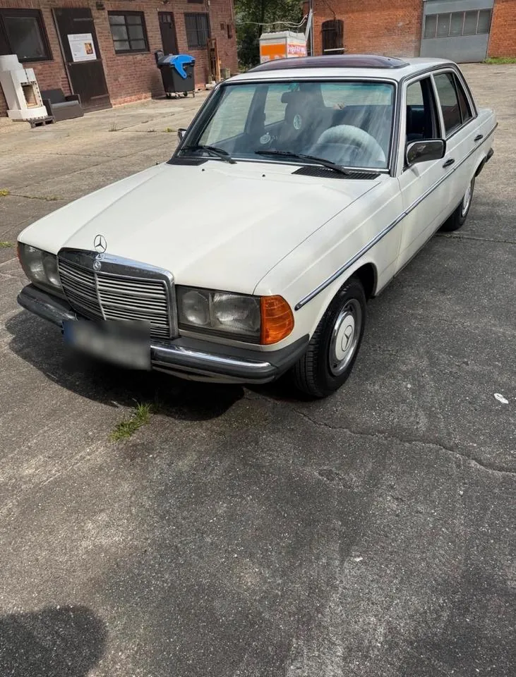 Mercedes-Benz W123