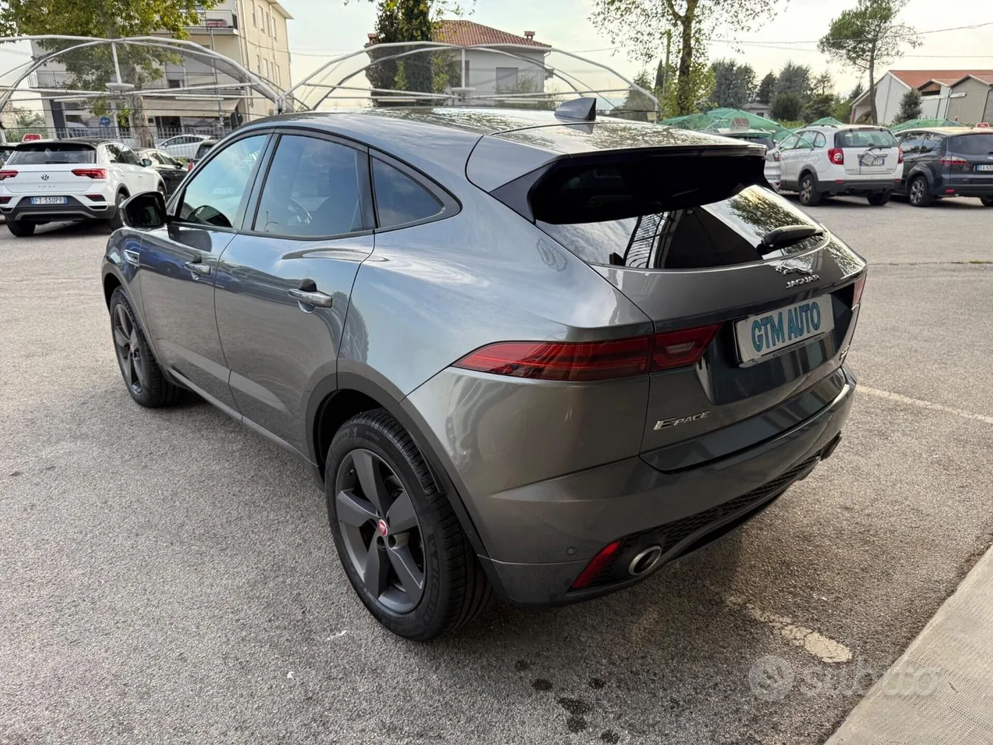 Jaguar E-Pace 2018 photo 4