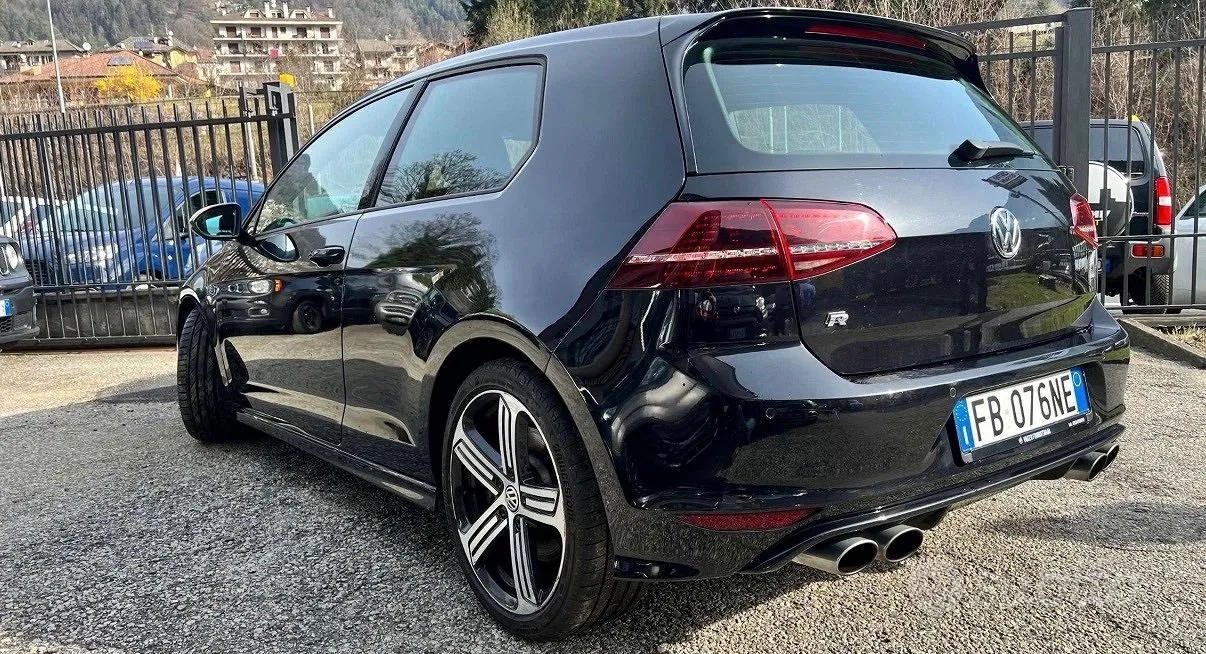 Volkswagen Golf R