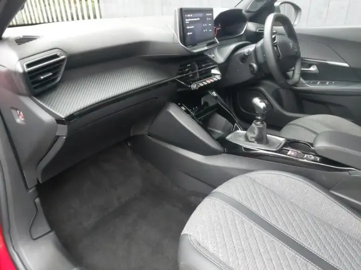 Peugeot 2008 2023 photo 5