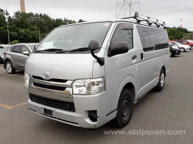 Toyota Regiusace Van 2015 photo 2