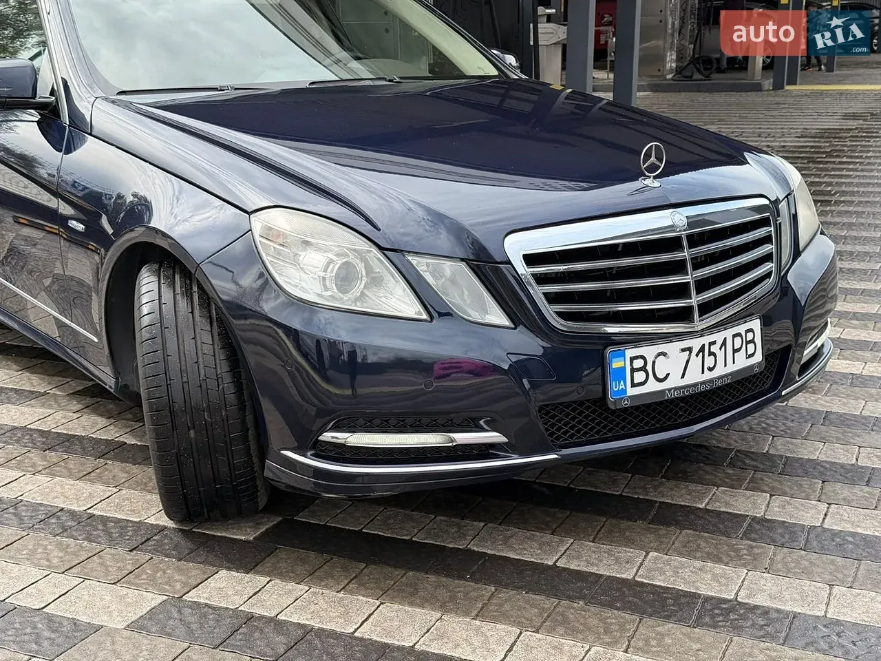 Mercedes-Benz E-Class 2011 photo 3