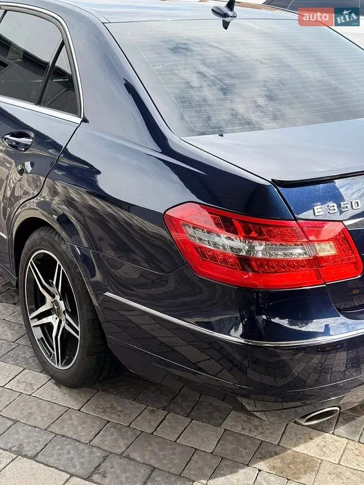 Mercedes-Benz E-Class 2011 photo 4