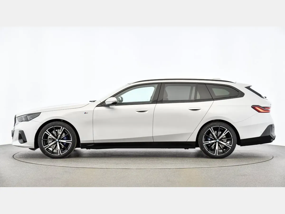 BMW 5 Series 2024 photo 3
