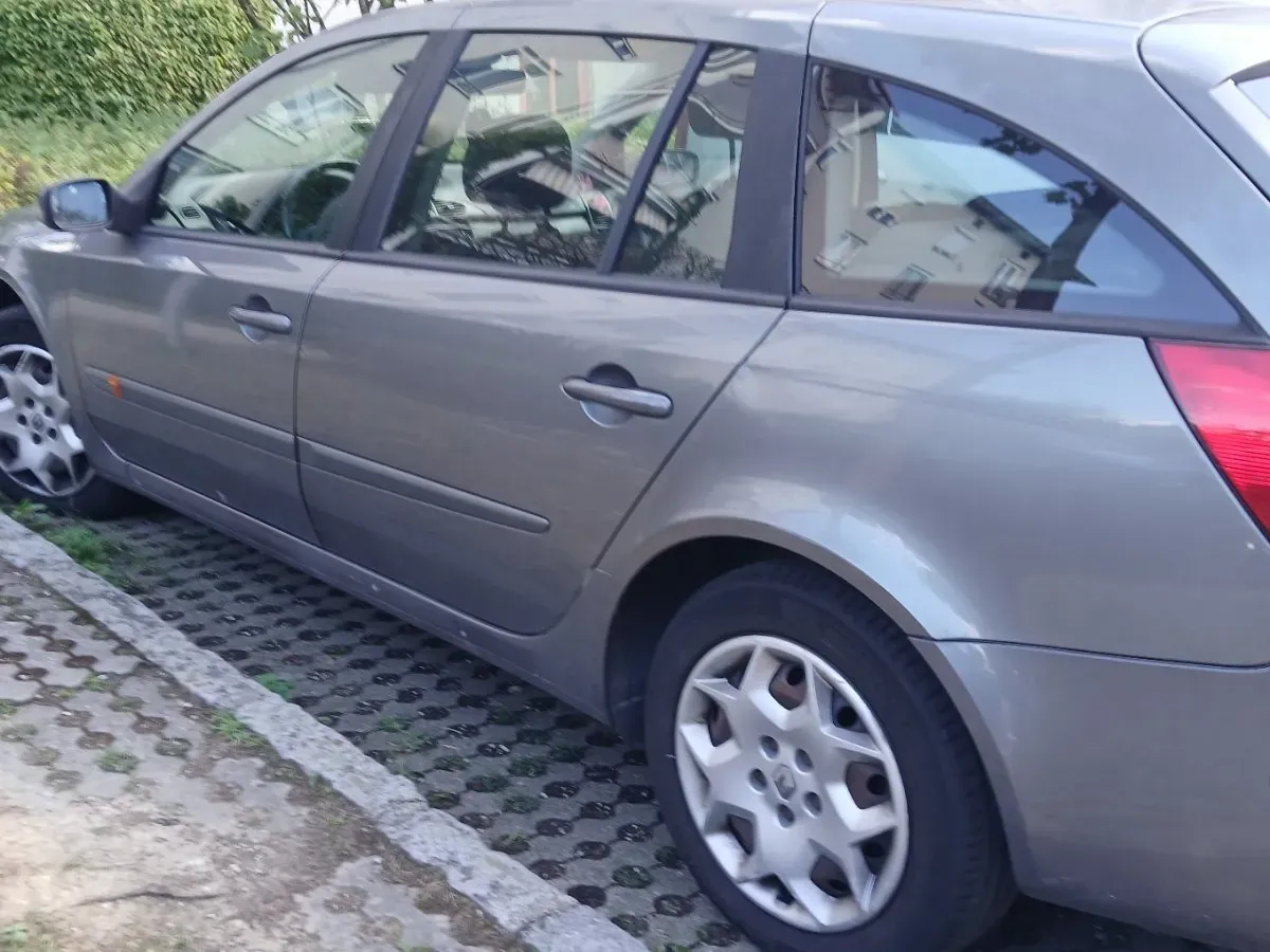 Renault Laguna 2004 photo 2