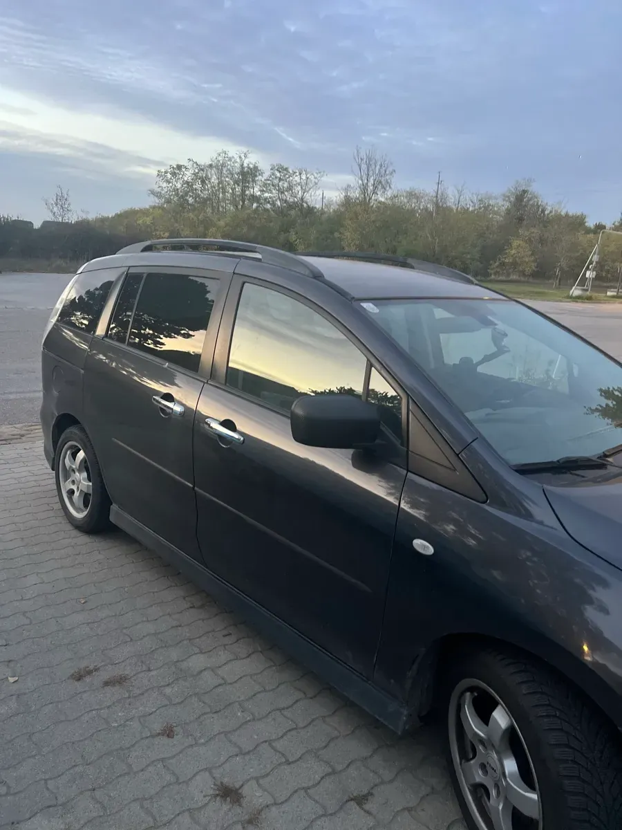 Mazda Mazda5 2006 photo 2