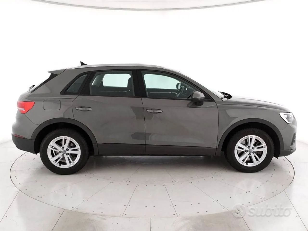 Audi Q3 2022 photo 2