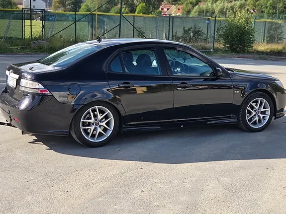 Saab 9-3 2010 photo 5