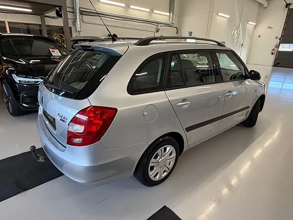 Skoda Fabia 2009 photo 4