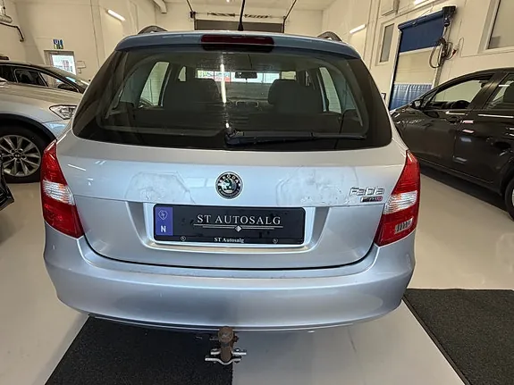 Skoda Fabia 2009 photo 5