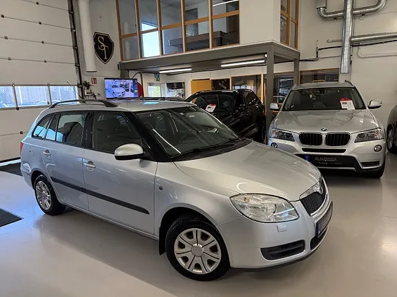 Skoda Fabia 2009 photo 2